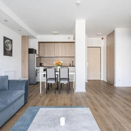 Corvizo With Balcony Apartament *